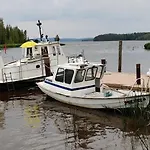 Uusi Saunamoekki Jaemsaessae, Laehellae Himosta *