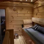 Uusi Saunamoekki Jaemsaessae, Laehellae Himosta Chalet Jämsä
