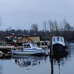 Chalet Uusi Saunamoekki Jaemsaessae, Laehellae Himosta Jämsä