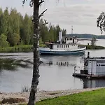 Chalet Uusi Saunamoekki Jaemsaessae, Laehellae Himosta *