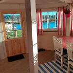 Uusi Saunamoekki Jaemsaessae, Laehellae Himosta Chalet *