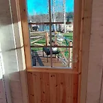 Chalet Uusi Saunamoekki Jaemsaessae, Laehellae Himosta *