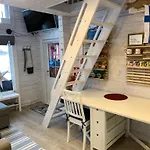 Chalet Uusi Saunamoekki Jaemsaessae, Laehellae Himosta *