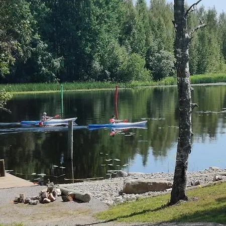 Uusi Saunamoekki Jaemsaessae, Laehellae Himosta *