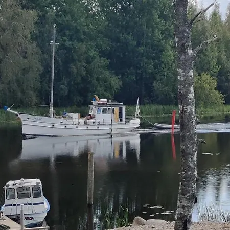 Chalet Uusi Saunamoekki Jaemsaessae, Laehellae Himosta Jämsä