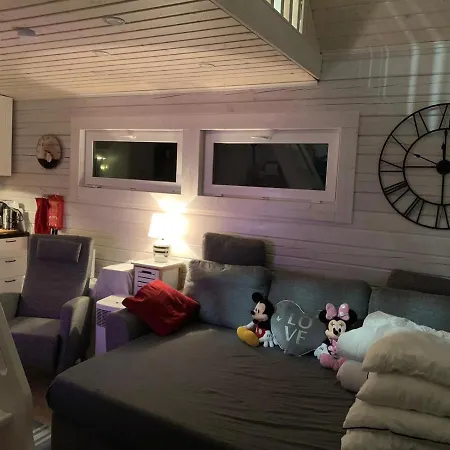 Uusi Saunamoekki Jaemsaessae, Laehellae Himosta Chalet Jämsä