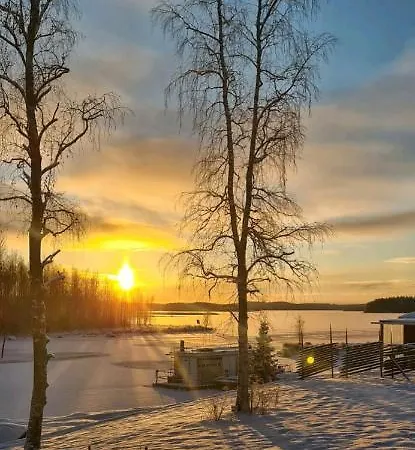 Uusi Saunamoekki Jaemsaessae, Laehellae Himosta Chalet