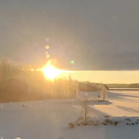 Uusi Saunamoekki Jaemsaessae, Laehellae Himosta * Jämsä