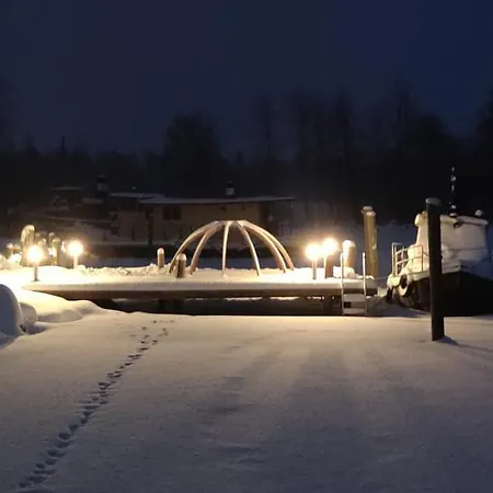 Chalet Uusi Saunamoekki Jaemsaessae, Laehellae Himosta *