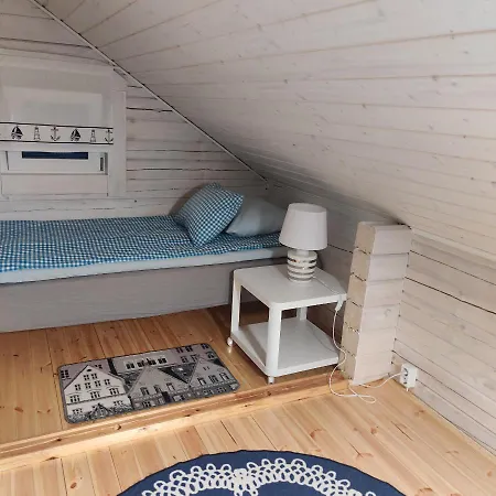 Uusi Saunamoekki Jaemsaessae, Laehellae Himosta