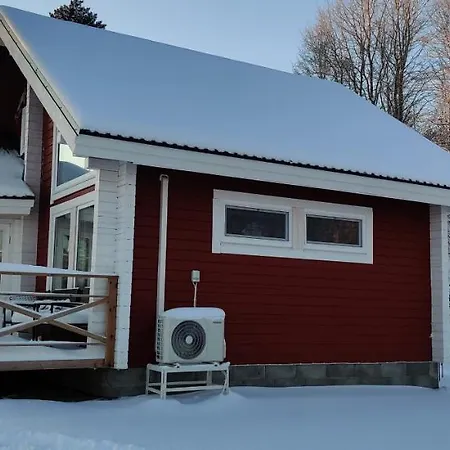 Chalet Uusi Saunamoekki Jaemsaessae, Laehellae Himosta *