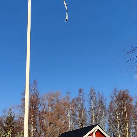 Uusi Saunamoekki Jaemsaessae, Laehellae Himosta