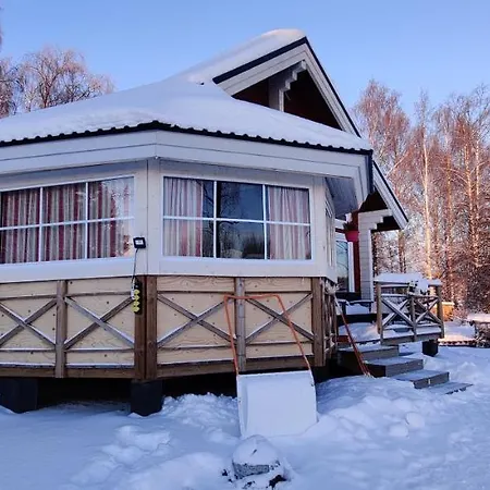 Chalet Uusi Saunamoekki Jaemsaessae, Laehellae Himosta Jamsa