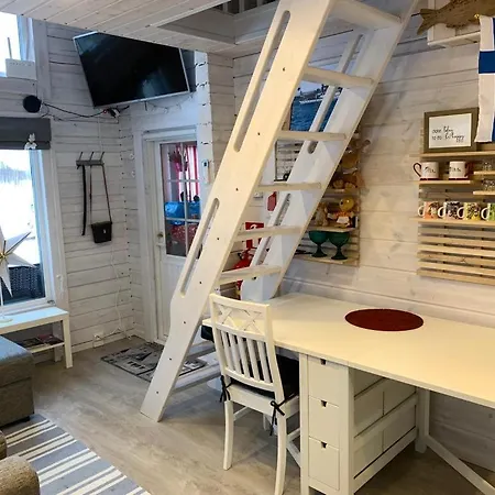 Chalet Uusi Saunamoekki Jaemsaessae, Laehellae Himosta *