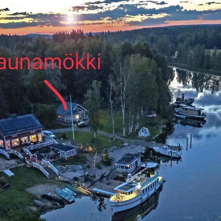 Uusi Saunamoekki Jaemsaessae, Laehellae Himosta Chalet *