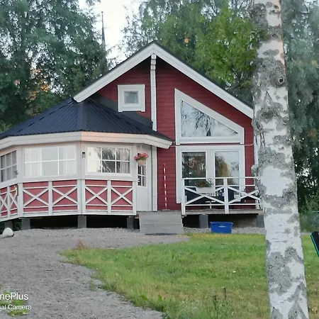 Uusi Saunamoekki Jaemsaessae, Laehellae Himosta Chalet