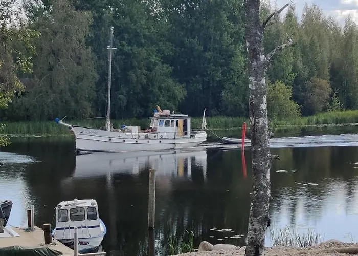 Chalet Uusi Saunamoekki Jaemsaessae, Laehellae Himosta Jämsä