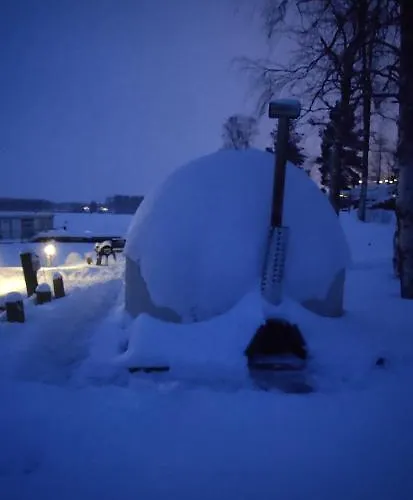 木屋 Uusi Saunamoekki Jaemsaessae, Laehellae Himosta *