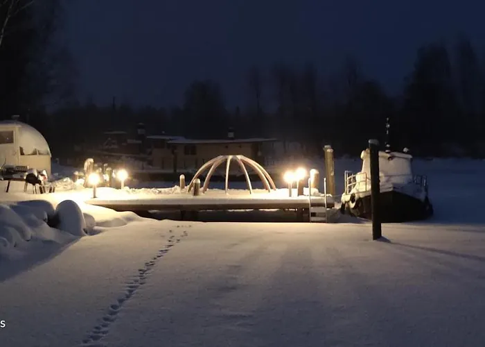 Chalet Uusi Saunamoekki Jaemsaessae, Laehellae Himosta *