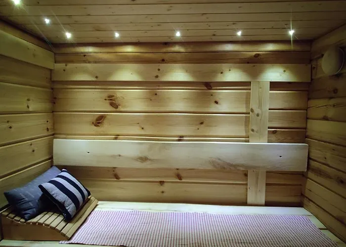 木屋 Uusi Saunamoekki Jaemsaessae, Laehellae Himosta *