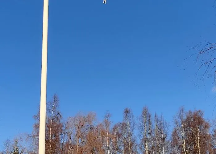 Uusi Saunamoekki Jaemsaessae, Laehellae Himosta