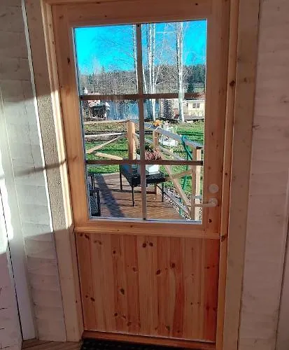 木屋 Uusi Saunamoekki Jaemsaessae, Laehellae Himosta *