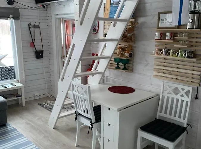 Uusi Saunamoekki Jaemsaessae, Laehellae Himosta Jämsä